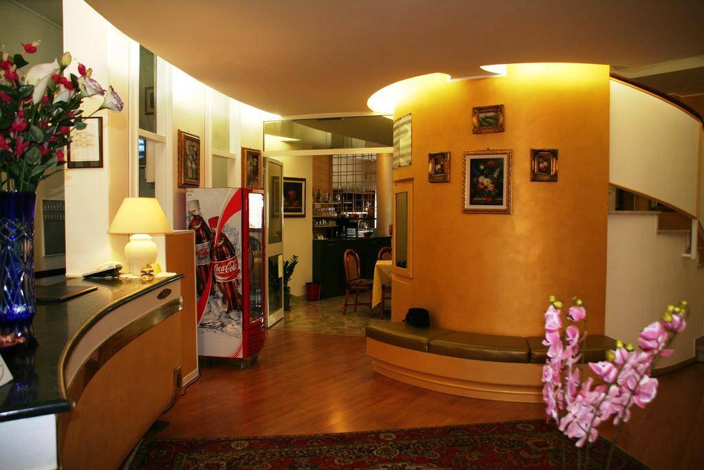 hall-1024x683